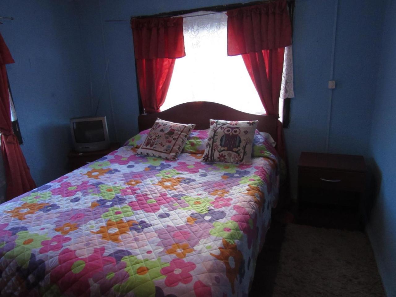 Hostal Y Cabanas Peumayen Puerto Guadal Exteriör bild